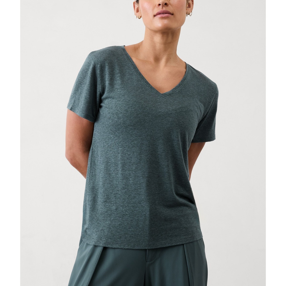 ATHLETA Eucalyptus Getaway Linen Blend V-Neck Tee Short Sleeve Minimalist Medium